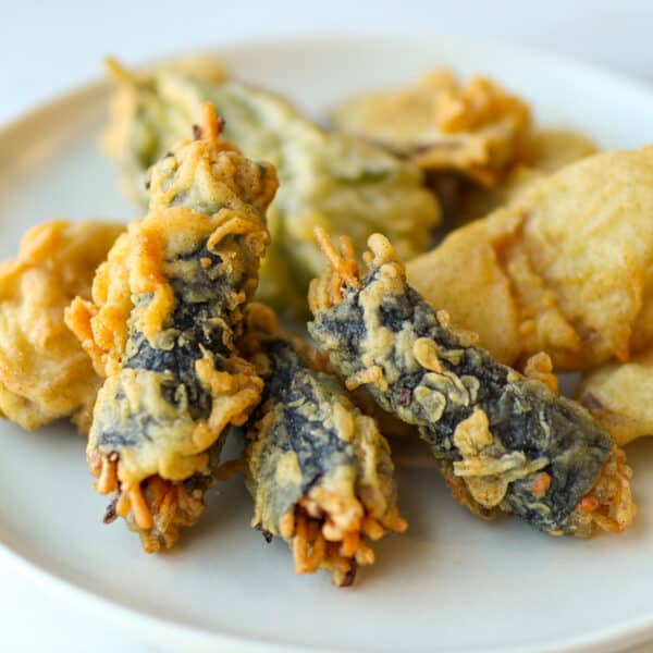 KOREAN DEEP FRIED VEGETABLES & CRISPY SEAWEED NOODLE ROLLS (Twigim